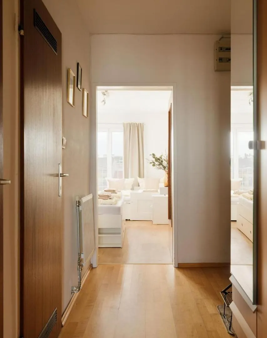 Apartment Zentral Direkt An U-Bahn Station Vienna 0*,